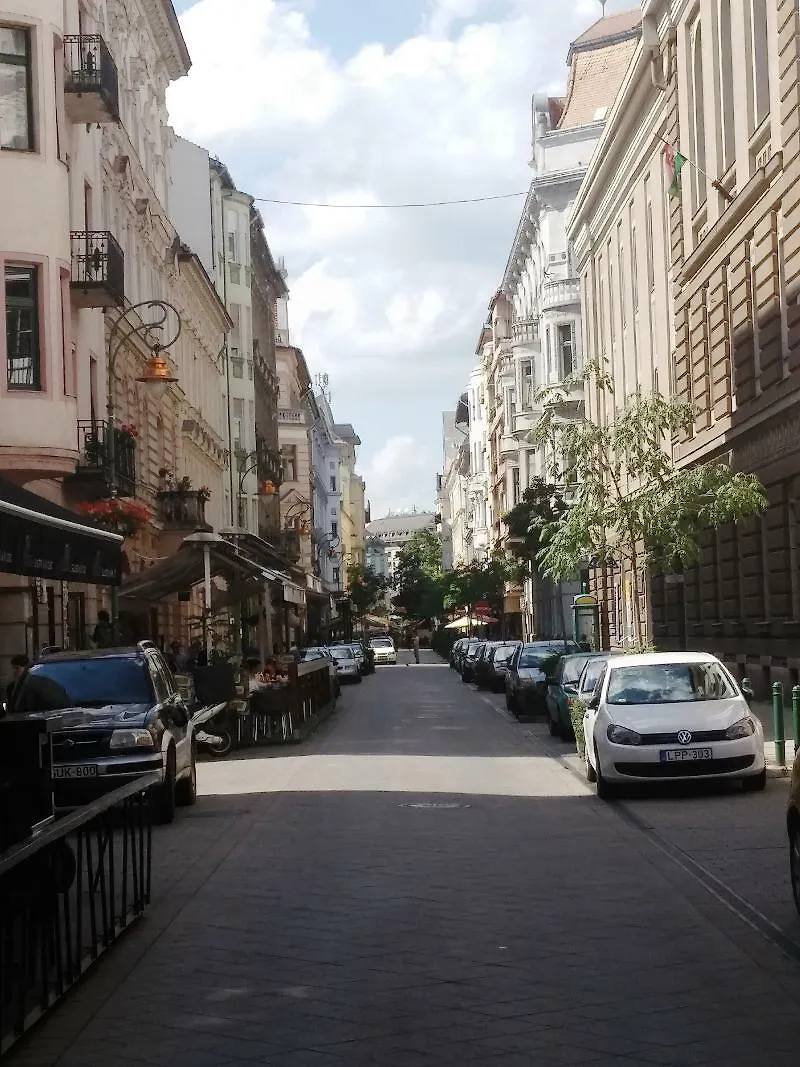 Walking Bed Budapest Raday Hostel